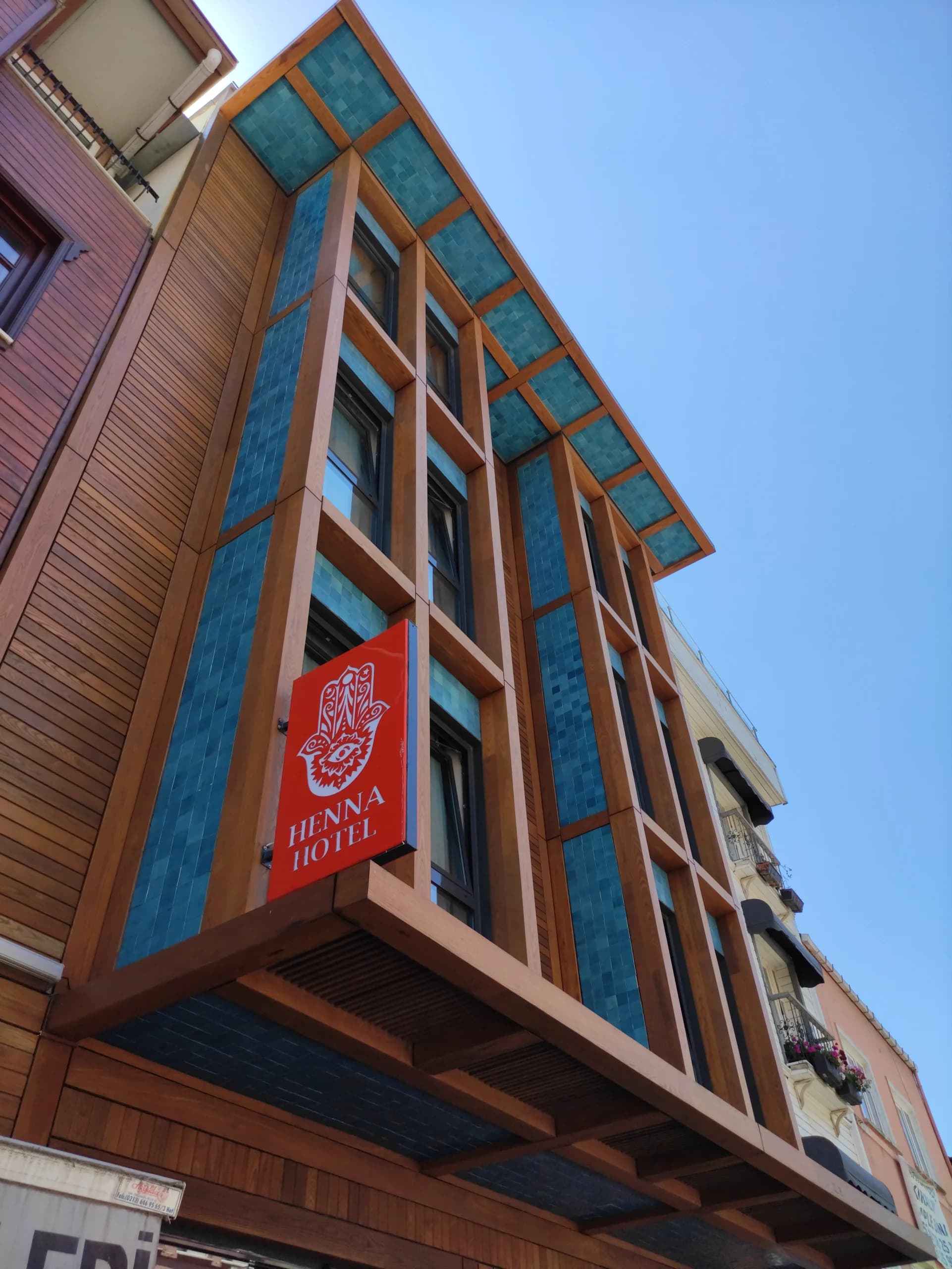 HOTEL TRIA